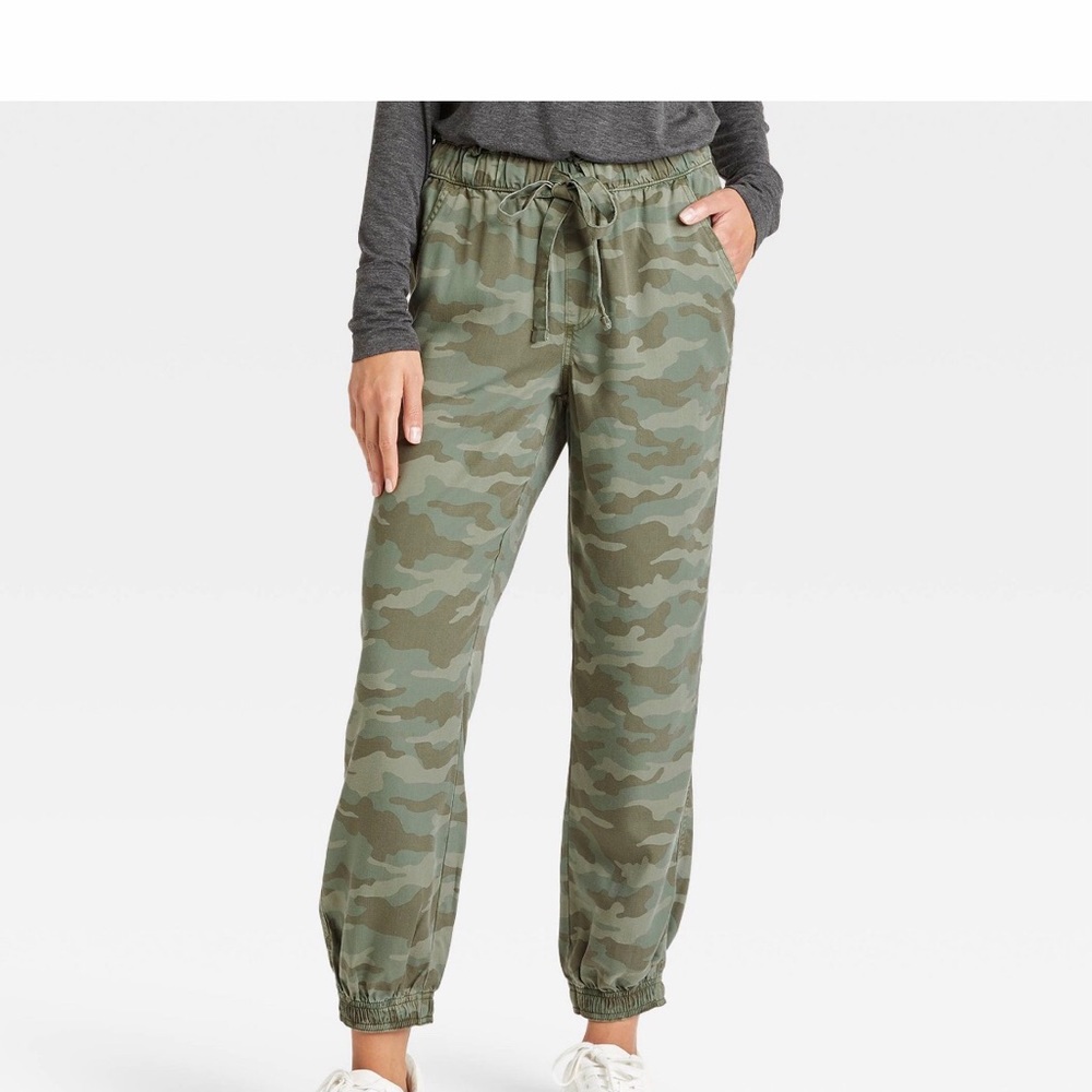 Women's Mid-Rise Jogger Pants - Knox Rose
Green Camo L nwt